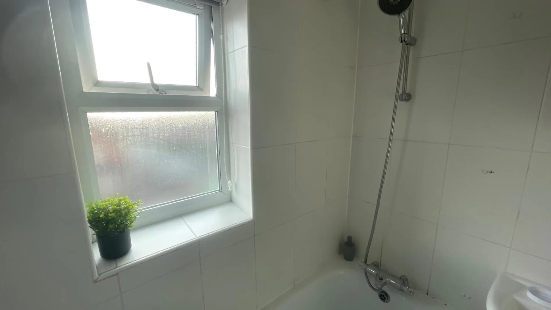 Stylish Two Bedroom Apartment In Leeds
