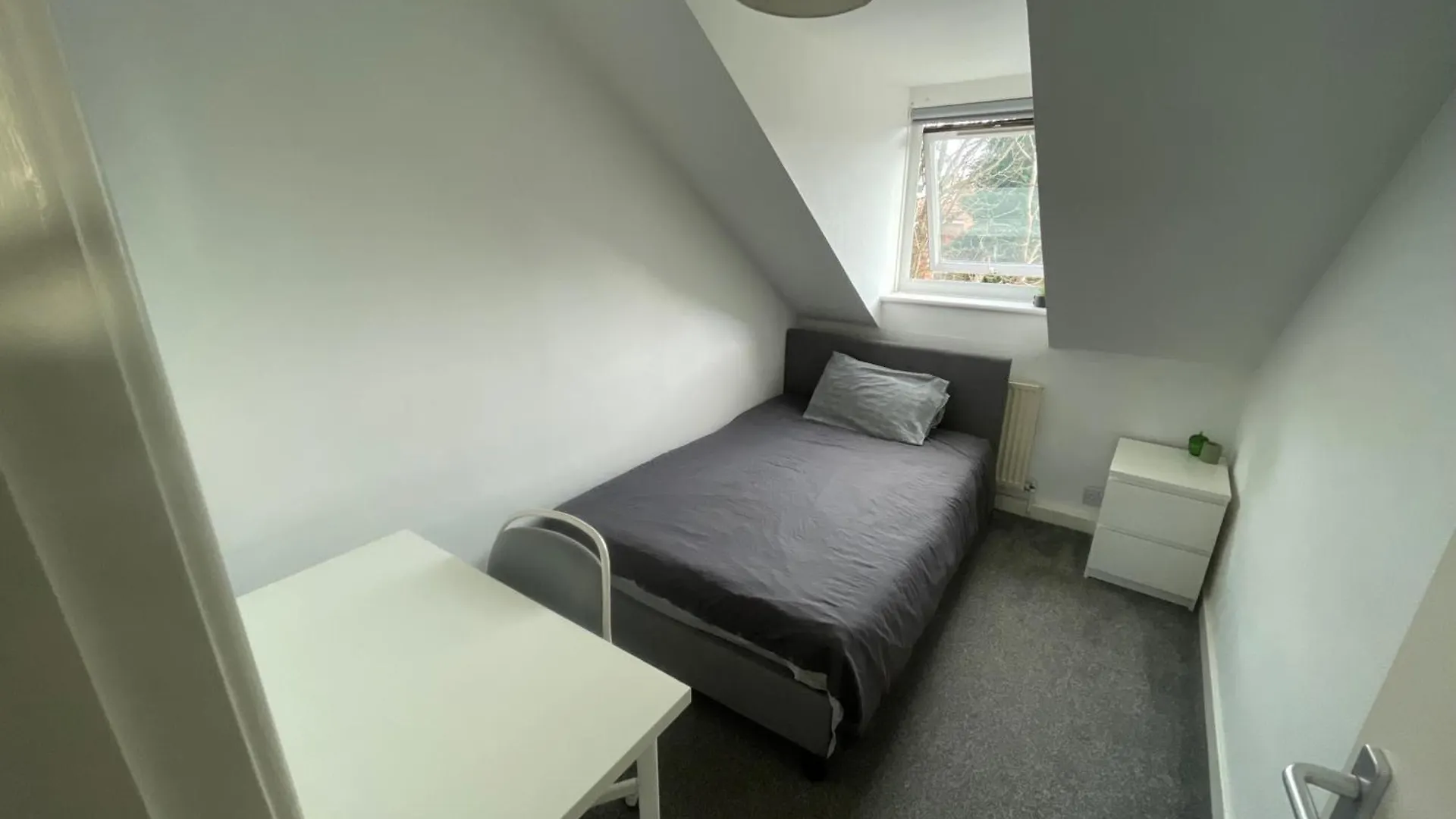Stylish Two Bedroom Apartment In Leeds 0*, 리즈